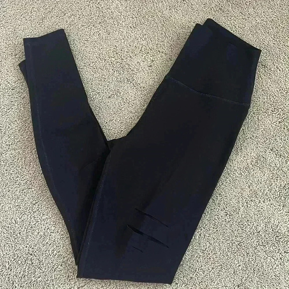 ALO Ripped Warrior Leggings Small Black - Picture 4 of 6